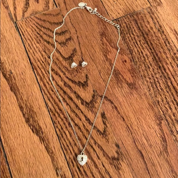 American Eagle Heart Charm Necklace w/ Earrings